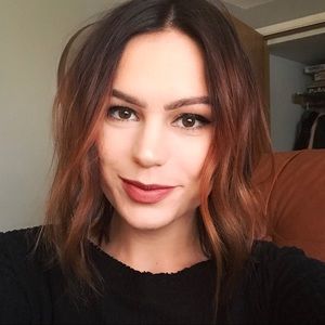 Meet your Posher, Hali